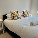 Margate Beach Front Apt With Sea Views Sleeps 6
