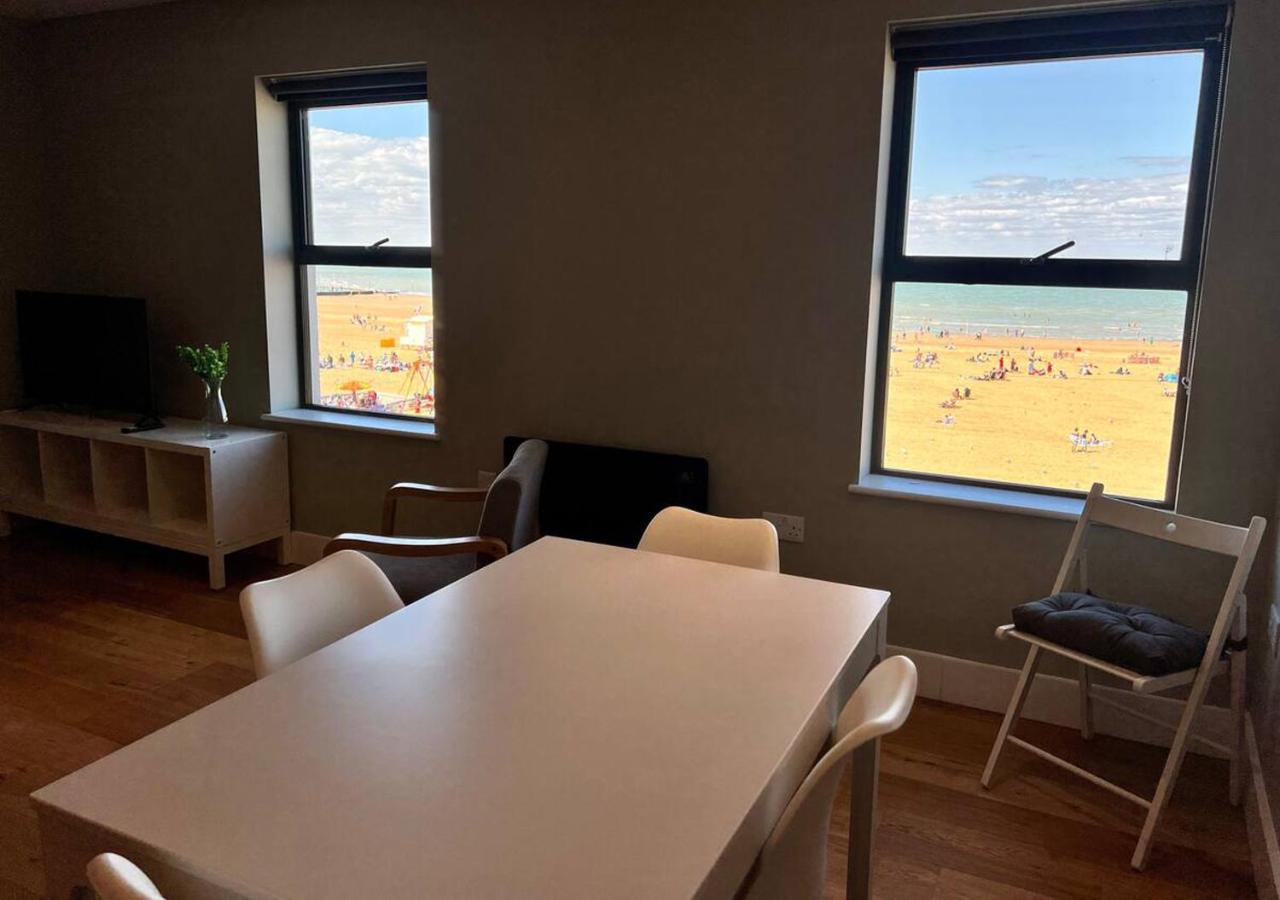 Front With Sea Views Sleeps 6 *