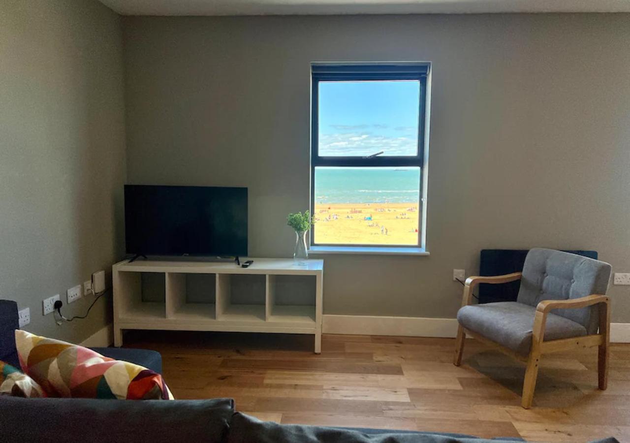 Apartment Front With Sea Views Sleeps 6 Margate